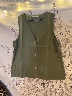 Zenana Outfitters Olive Green Sleeveless Button Front Tunic